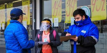 Comenzó el operativo de búsqueda de personas sintomáticas en supermercados\u002E