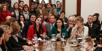 Promulgan dos leyes que refuerzan la equidad de género en la Provincia de Neuquén\u002E