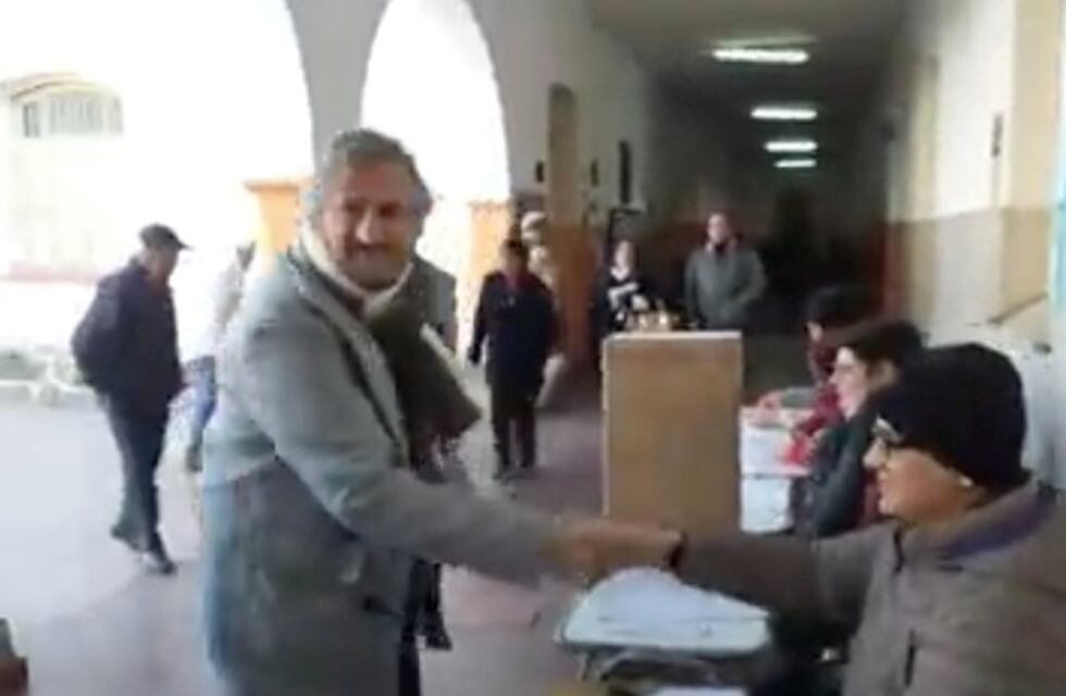 El primer precandidato en votar fue Jorge Guaymás