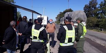 La policía de Santa Fe puso en marcha un operativo de control luego de que se decretara la cuarentena sanitaria en Villa Ocampo\u002E (FB / Municipalidad de Villa Ocampo)