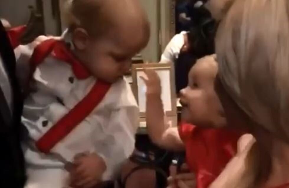 Llegó el día en el que se conocieron Matilda y Mirko, los bebés de Luciana Salazar y Marley