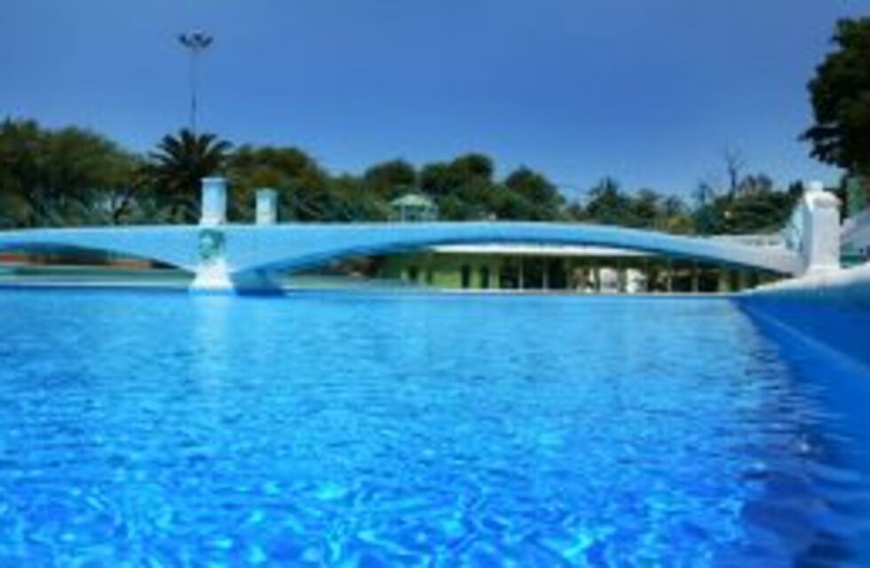 Se podrá recibir el año en las piletas municipales