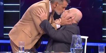 Diego Díaz besó en la boca a Horacio Pagani en vivo\u002E (Captura)