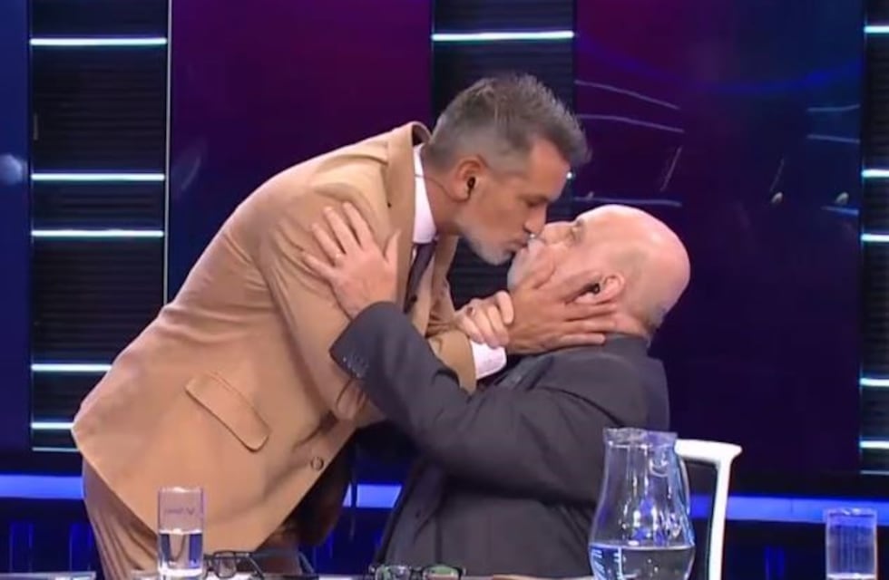 Diego Díaz besó en la boca a Horacio Pagani en vivo