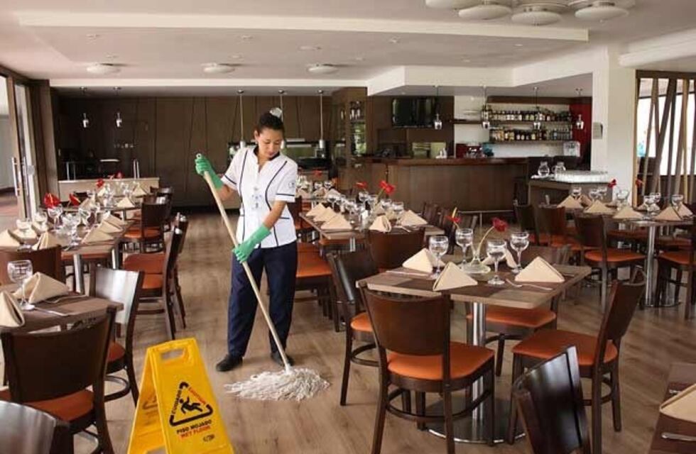 Dueños de bares molesto por el nuevo horario que rige en Mendoza