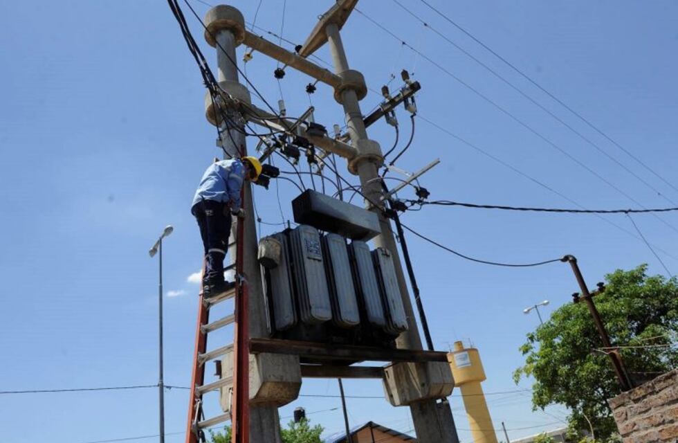 Anuncian tres cortes programados de energía para el jueves