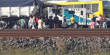 Los vehículos quedaron detenidos sobre la calzada minutos después de las 17\u002E (@Loouurvi)