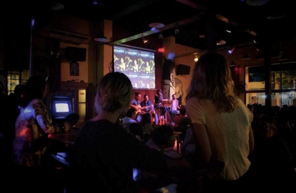 Ordenaron el desalojo del bar Olimpo y se termina con un emblema del café concert