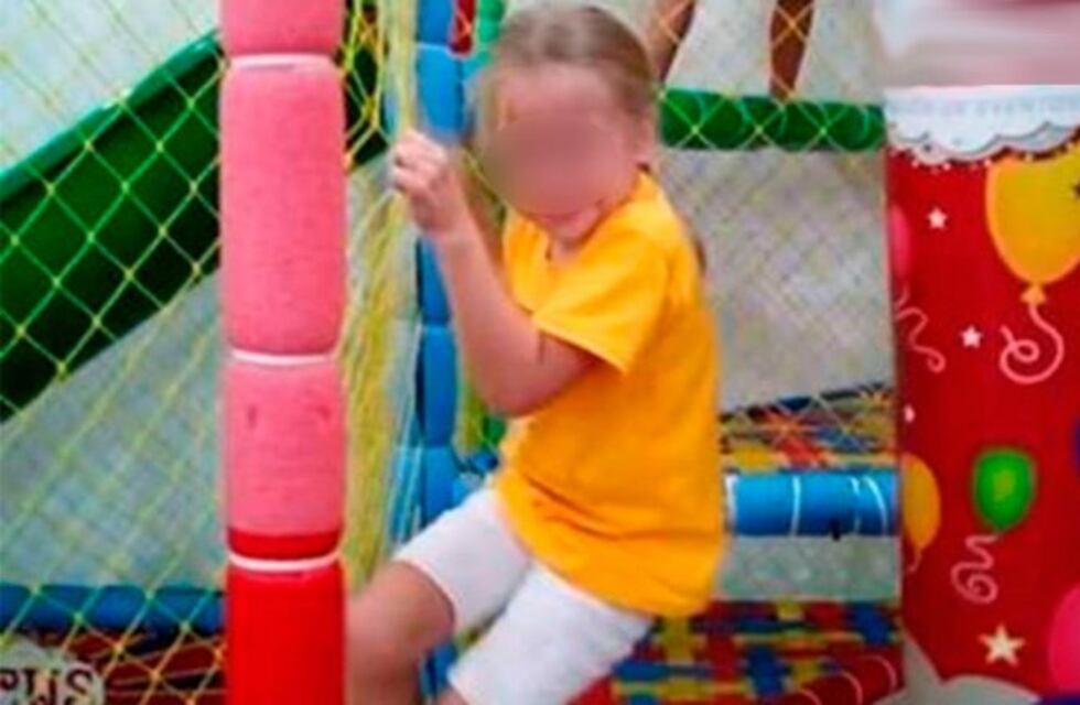 Mejora la salud de la nena que fue succionada por el filtro de la pileta en Paraná