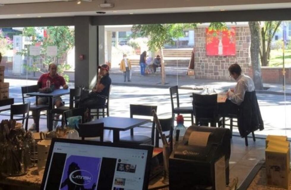 Crisis en Córdoba: gastronómicos se movilizan pidiendo la reapertura urgente de locales