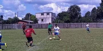 El torneo de fútbol de Colonia Victoria fue suspendido por la agresión a un árbitro\u002E