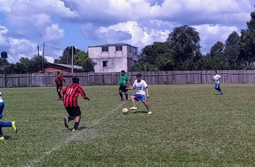 El torneo de fútbol de Colonia Victoria fue suspendido por la agresión a un árbitro