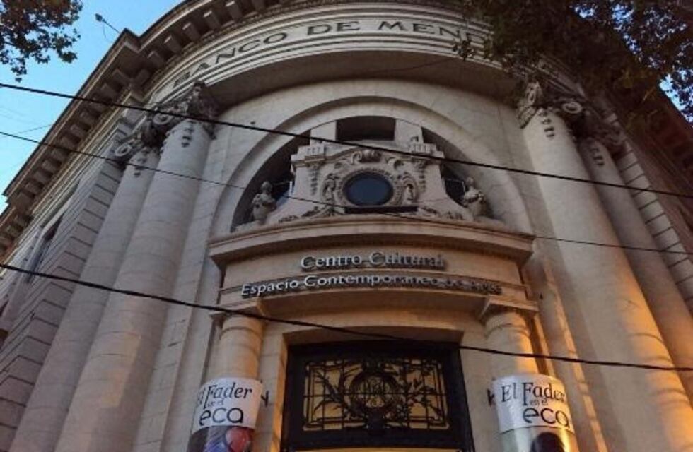 Insólito, venden un histórico y emblemático reloj de Mendoza en Mercado Libre