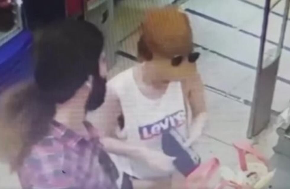 De compras en Once: el video de los dos iraníes en Buenos Aires