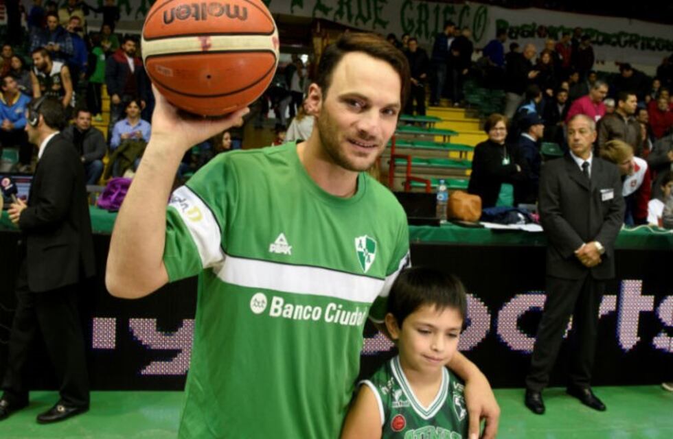 Bruno Lábaque fue distinguido por su trayectoria en la Legislatura cordobesa