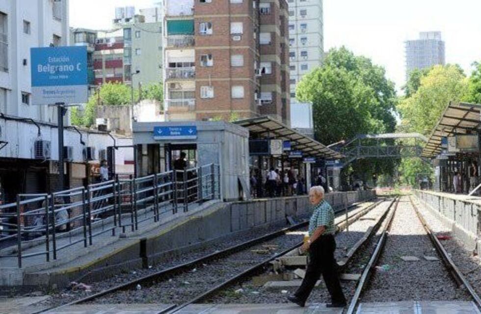 Tren Mitre: Cerraron dos pasos a nivel en Belgrano por obras