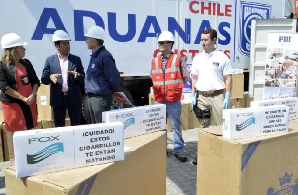 Incautan más de 25.000 cigarrillos ocultos en un vehículo en la aduana de San Sebastián