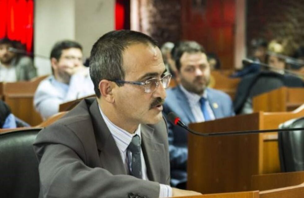 Barros: "Millones de argentinos sufren las consecuencias del modelo liberal del gobierno nacional"