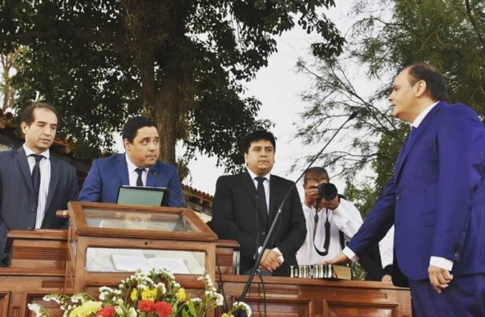 Gustavo Saadi asumió como intendente capitalino