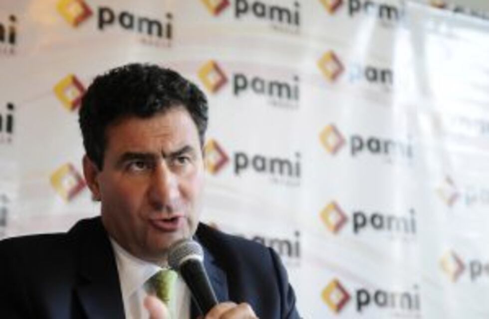 El titular del PAMI dijo que el subsidio social "va a ir a quien realmente lo necesita"