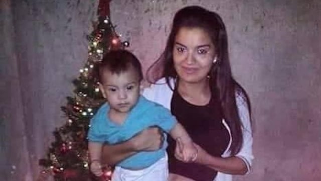 Milagros Avellaneda y su hijo Benicio (Amalia Ojeda\u002E Facebook)