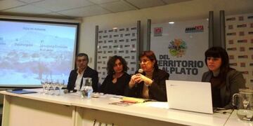 La ministra Isolda Calsina expone en la jornada de promoción de políticas de innovación descentralizada INNOV-AL