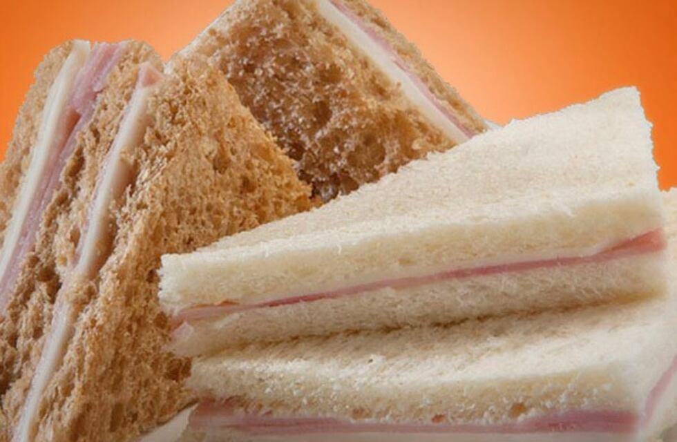 Alerta alimentaria: prohíben la comercialización de una marca de sandwichs de miga santafesina