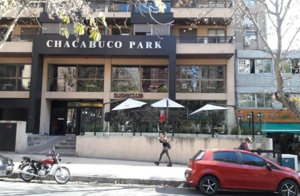 Padre de familia salía de trabajar y lo atropelló un auto que escapó