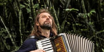 El misionero Chango Spasiuk\u002E (MisionesOnline)