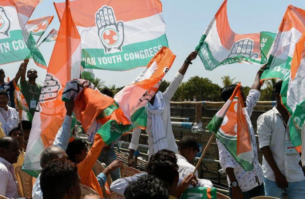 En la India un hombre se cortó un dedo tras equivocarse al votar