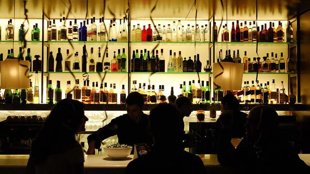 Unas 50 personas fueron sorprendidas por inspectores municipales bailando en el primer piso de un bar el viernes pasado, a las 3 de la mañana. El local fue clausurado. / Foto: Imagen ilustrativa.