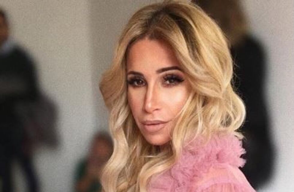 Florencia Peña calentó las redes con una foto desnuda en la cama