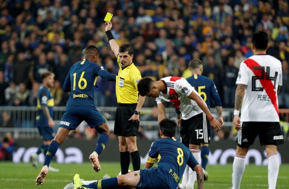 La falta y la expulsión de Wilmar Barrios en el inicio del alargue