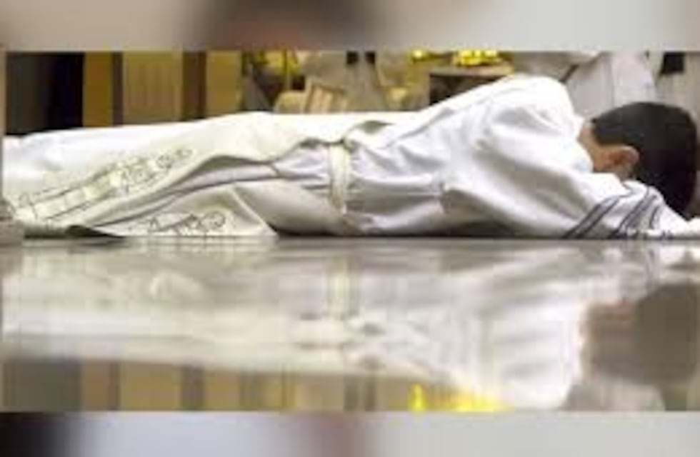 Martínez ordenará tres nuevos curas en diciembre