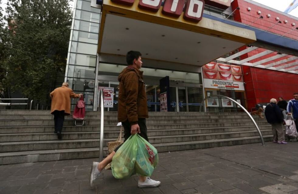 El consumo en los supermercados cayó 15,7% en la Ciudad
