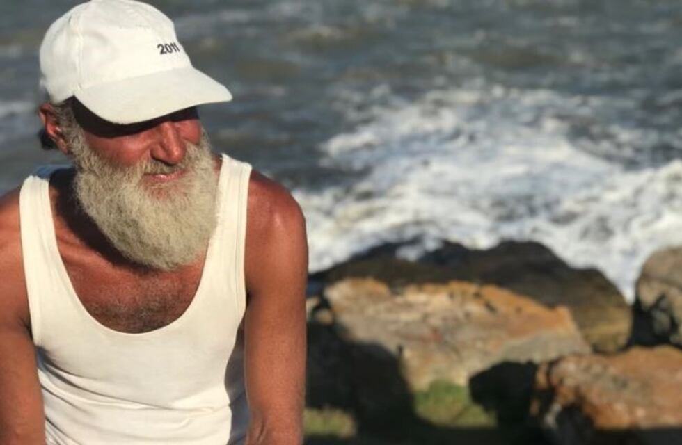 Encontraron muerto a Gustavo, el hombre que dormía en la costanera de Mardel junto a sus gatos