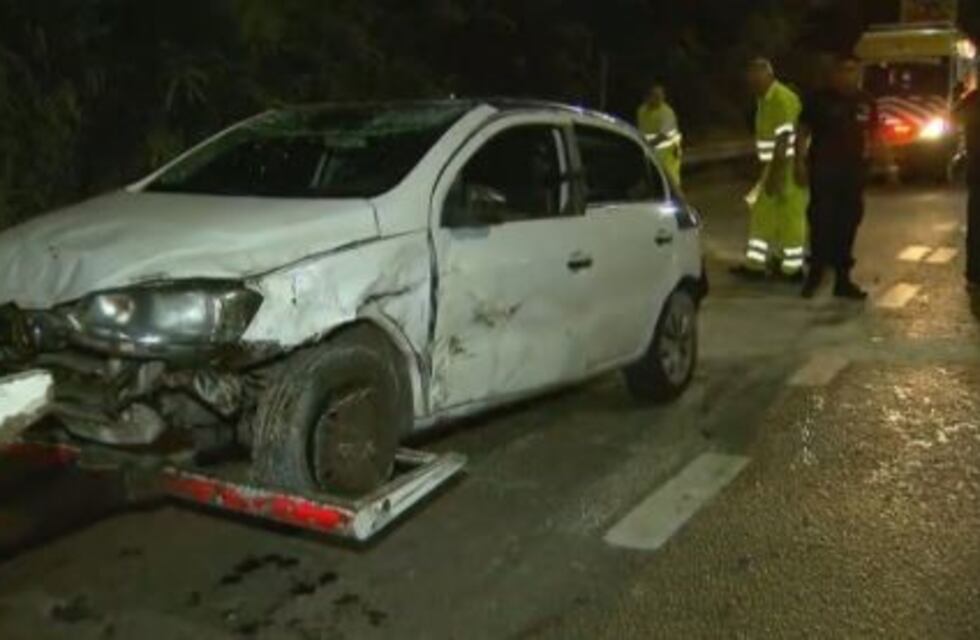 Choque y vuelco en la avenida Lugones: dos heridos