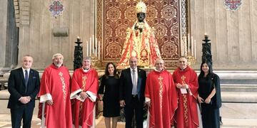 Manzur y Noguera posan junto a Carlos Sánchez y otros Arzobispos en Roma\u002E