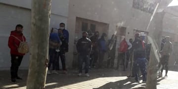 Manifestantes no identificados escracharon a una de las organizadoras de marchas contra el gobierno\u002E