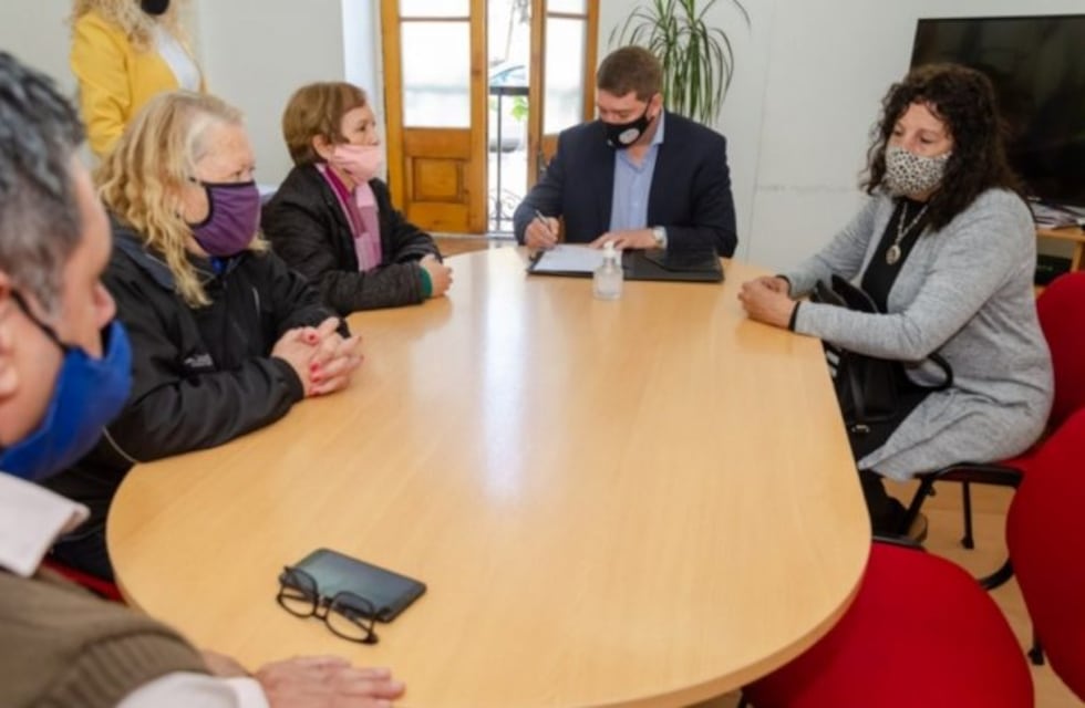 Municipio y AMEP firmaron un acta acuerdo con la Asociación Mutual de Empleados Provinciales