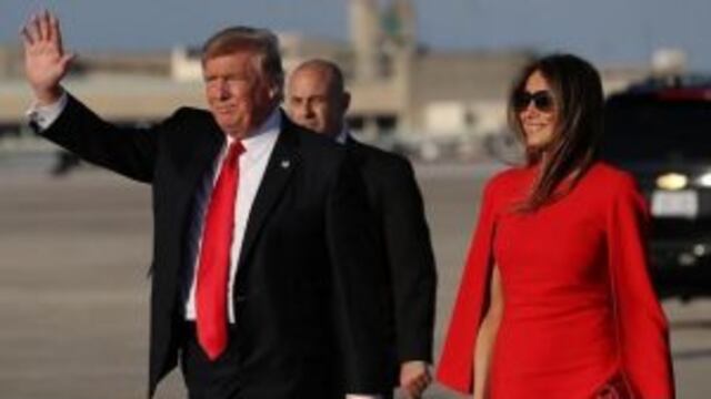 Trump Melania mano