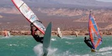 windsurf