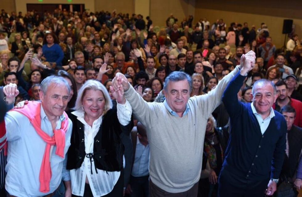 Carrió: "Ha sido la capital del interior de la Nación, nadie le va a poner muros a Córdoba"
