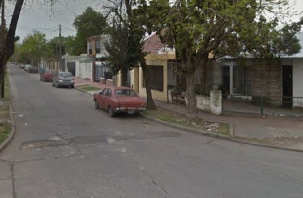 Roció con alcohol a su pareja y amenazó con prenderla fuego