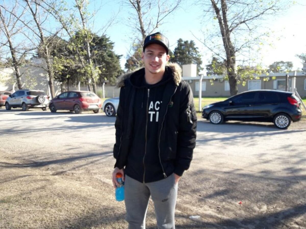 El delantero Azarias Molina tiene intenciones de volver desde Boca\u002E Por ahora, difícil\u002E