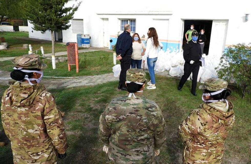 Se entregó mercadería a las familias de alumnos rosaleños