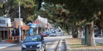 El intendente Javier Belloni pide al gobierno eximir o readecuar tarifas a los comercios