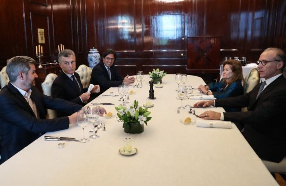 Macri almorzó en la Casa Rosada con "la pareja oficialista" de la Corte Suprema