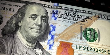 Dólar. Por el cepo y la crisis, la compra de dólares cayó 67% en 2020