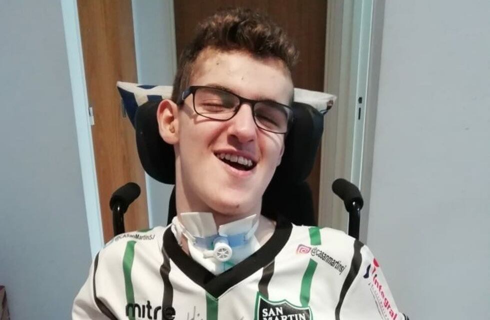 Tiene hidrocefalia y reclama a su obra social que cubra su rehabilitación